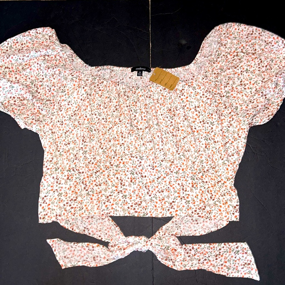 NWT crop top